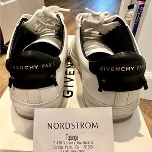 Givenchy Sneak B Urban Street (white/black, flat)